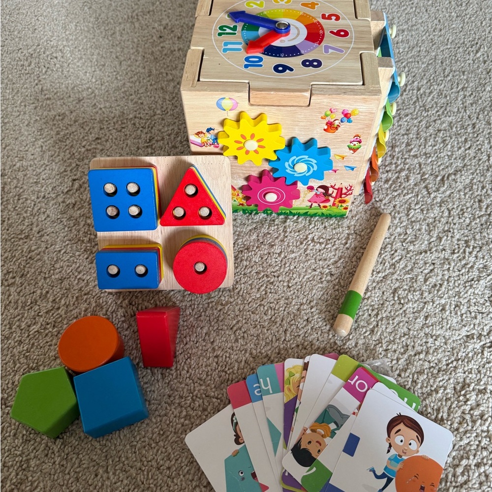 BABYYER Wooden Activity Cube - Picture 6 of 8